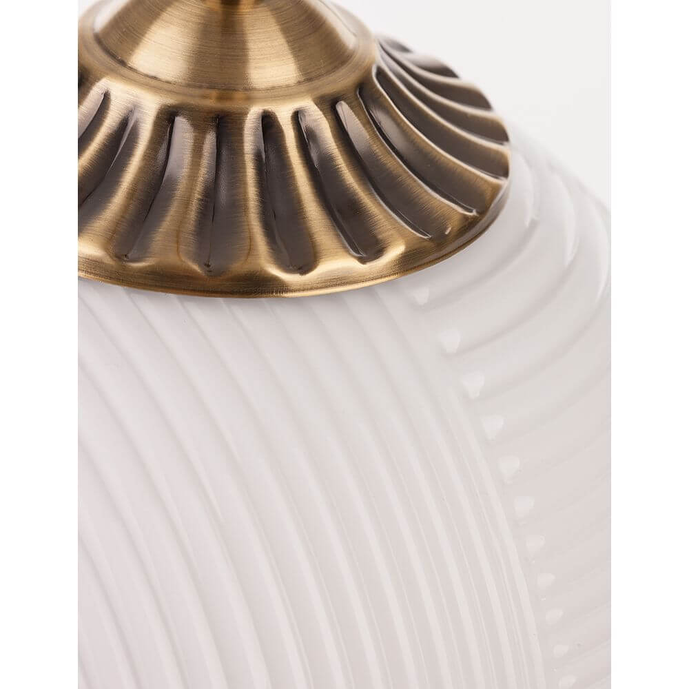 Athena Pendelleuchte aus Glas – champagnerfarbener Glas-Schirm mit Metallfassung, Detailansicht