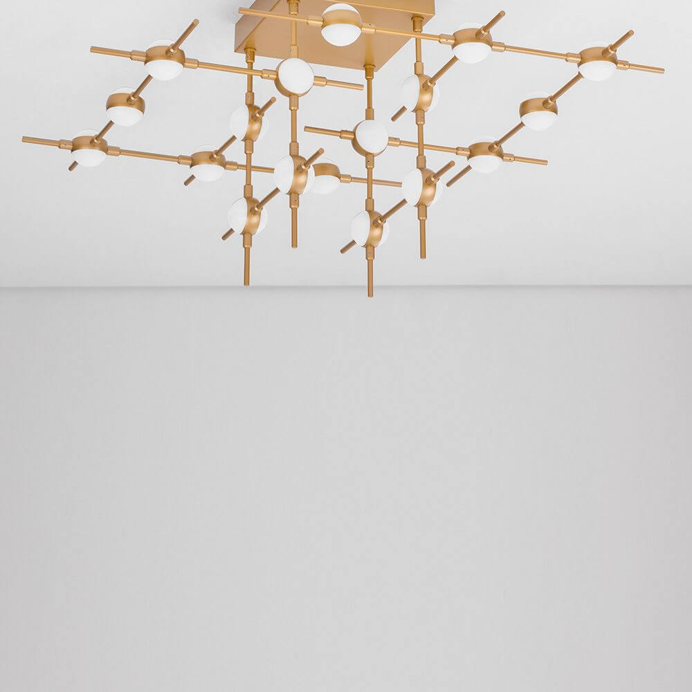 Atomo LED Metall Deckenbeleuchtung Gold mit modernem Design und dekorativen LED-Lampen.