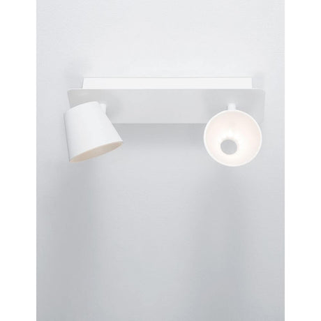 Biagio LED Deckenstrahler 2-flammig Weiß mit zwei beweglichen Lampenschirmen in modernem Design.