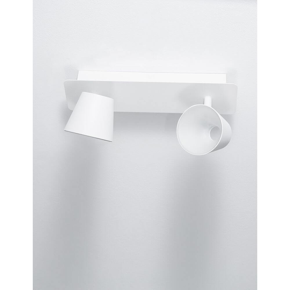 Biagio LED Deckenstrahler 2-flammig Weiß mit minimalistischen weißen Metall-Schirmen.