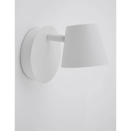 Biagio LED-veggspot, hvit, moderne vegglampe med minimalistisk design i hvit metall.