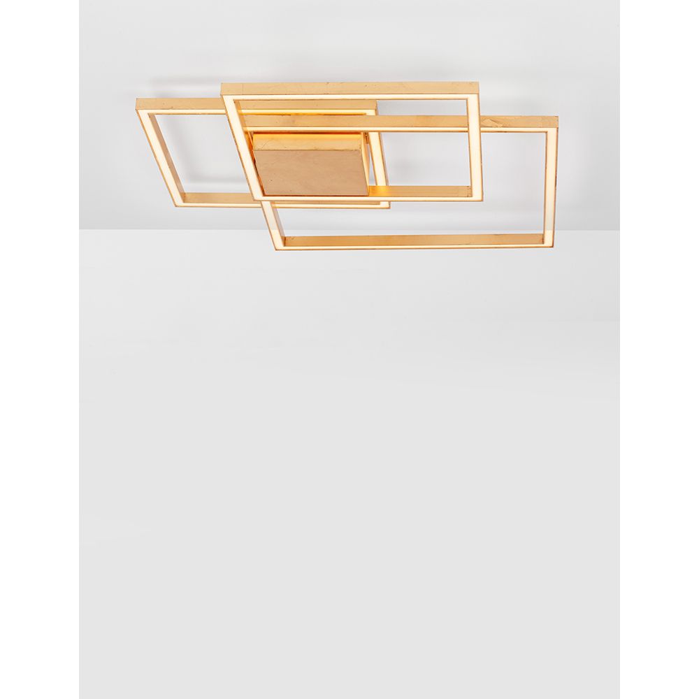 Moderne Bilbao LED Deckenleuchte in goldener Rahmenoptik, ideal für stimmungsvolle Raumbeleuchtung.