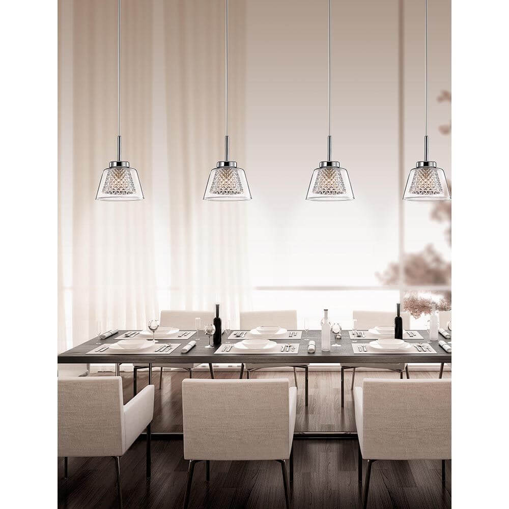 Boccale Hängelampe Aufhängung Glas über einem eleganten Esstisch mit Stühlen und Dekoration.