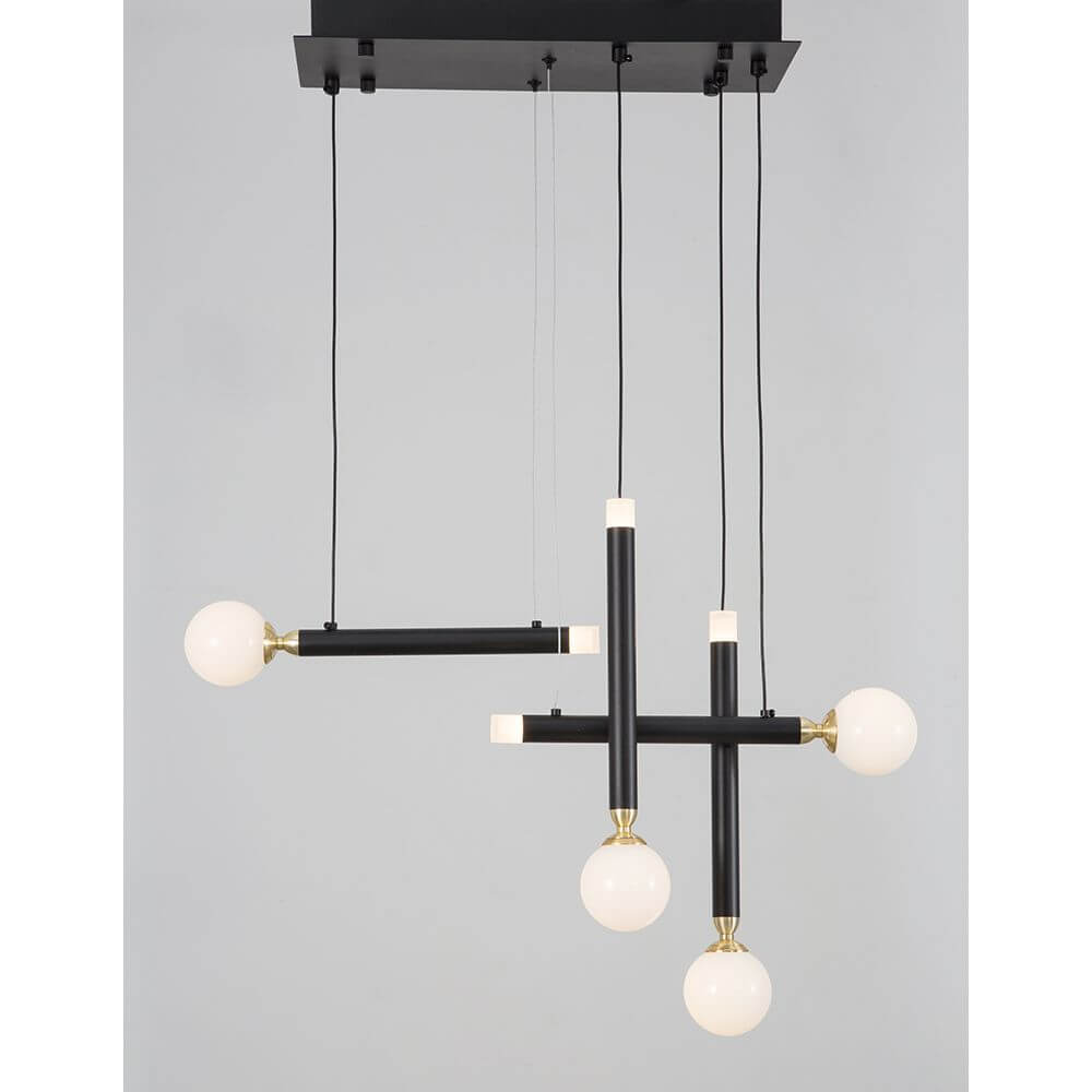 Cayo LED Hängelampe Schwarz mit schwarzem Design und weißen Glaskugeln für eine stilvolle Beleuchtung.