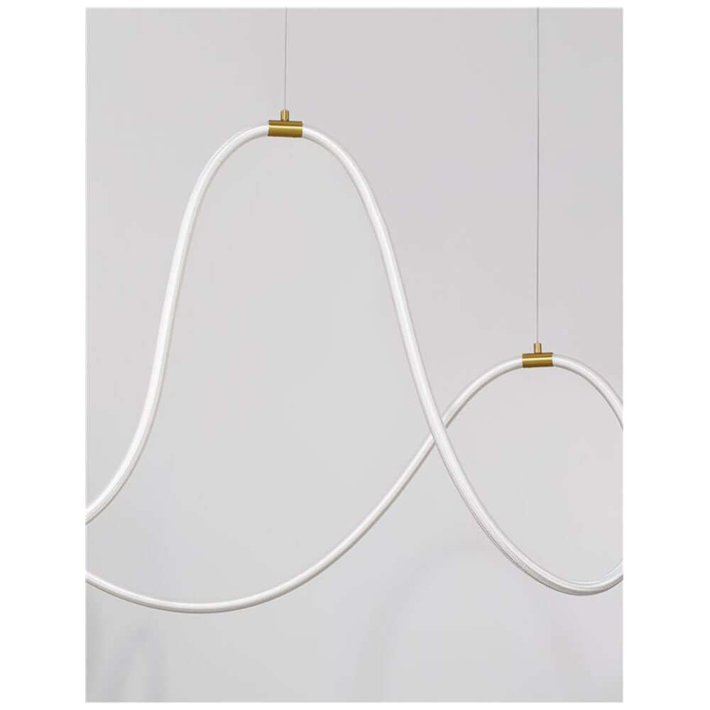 Cerelia LED Hängeleuchte Silikon mit geschmeidigen Silikonschläuchen und edlem Messing Gold Gestell.