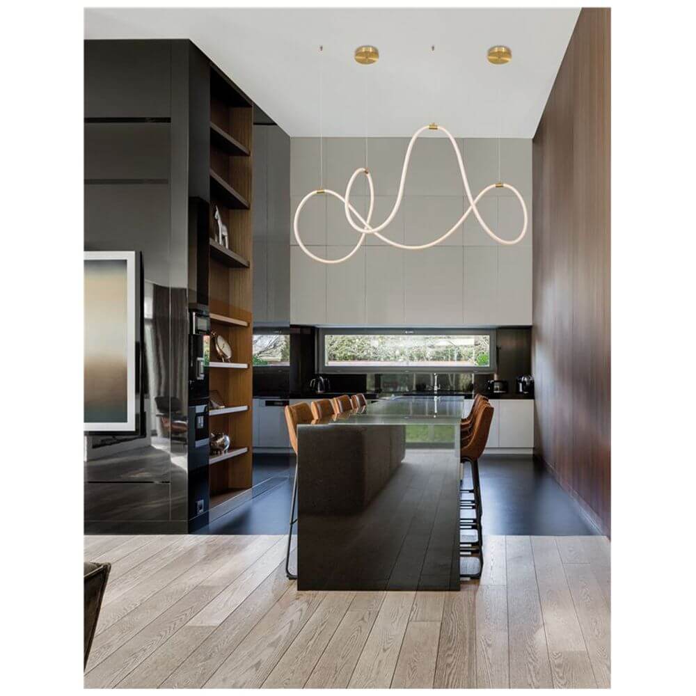 Cerelia LED Hängeleuchte Silikon im modernen Kücheninterieur, elegantes Design mit organischen Mustern.