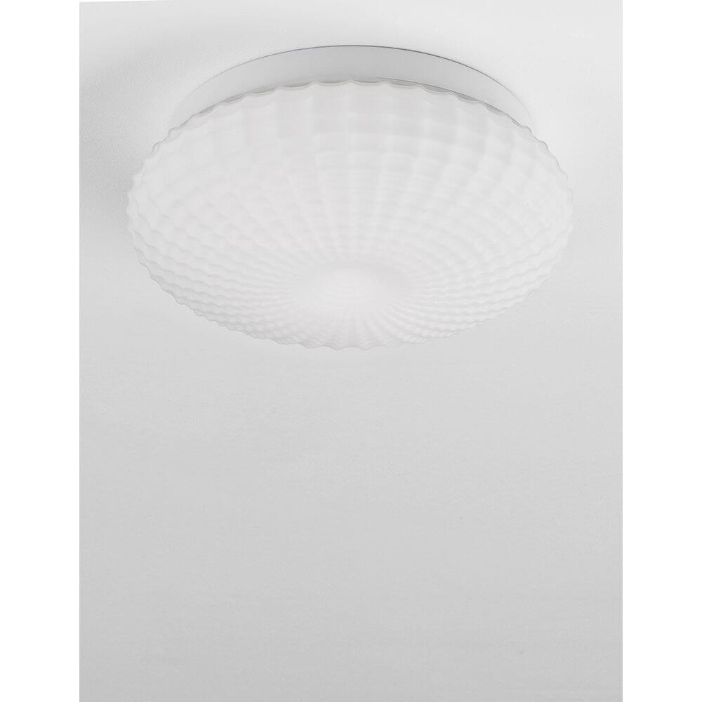 Clam Bad Deckenlampe Glas, stilvolle Deckenlampe aus weißem Metall und gemustertem Glas für Badezimmer.