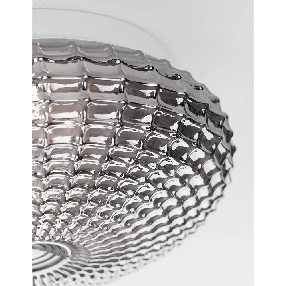 Clam Bad Deckenlampe Glas - detailreiche Ansicht des gemusterten Glasschirms in elegantem Design.