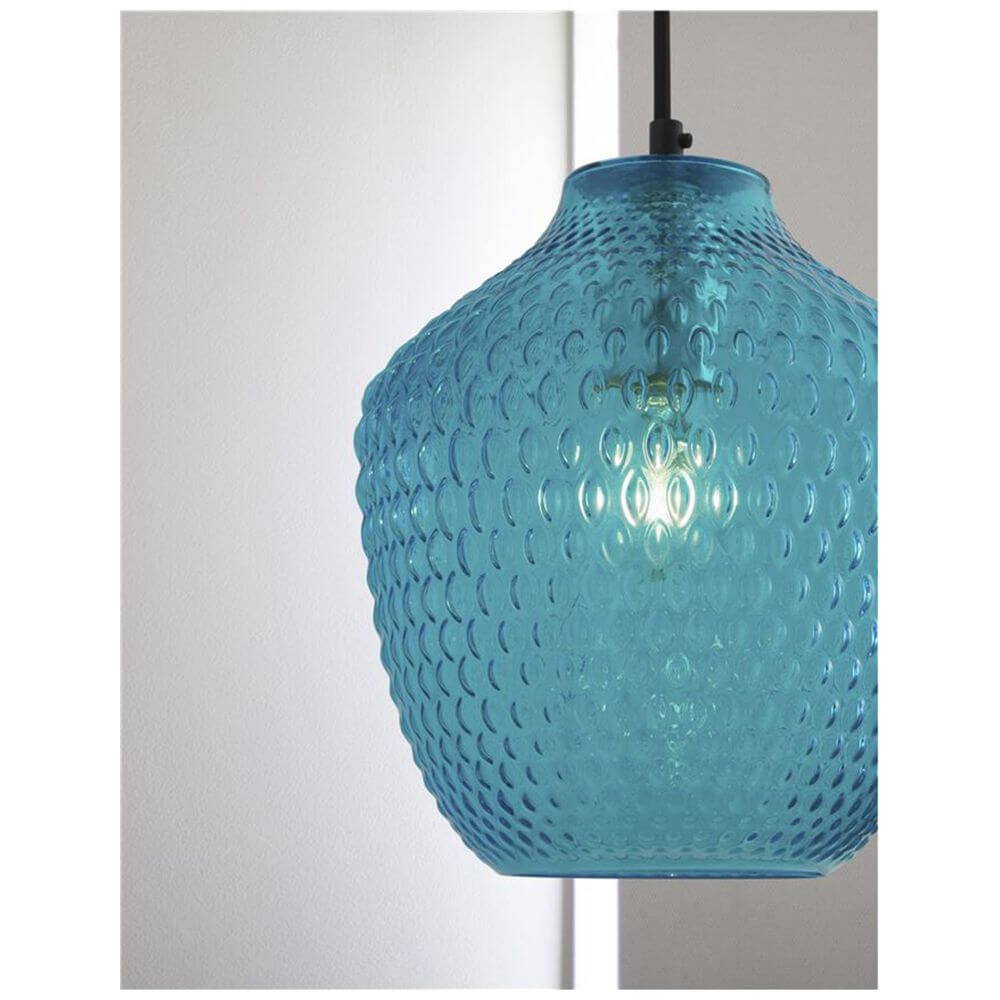 Claro Pendellampe Glas in zeitlosem blauen Design mit strukturierter Oberfläche, ideal für moderne Innenräume.