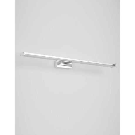 Corso LED Bad- & Spiegellampe Chrom an der Wand installiert, modernes und elegantes Design.