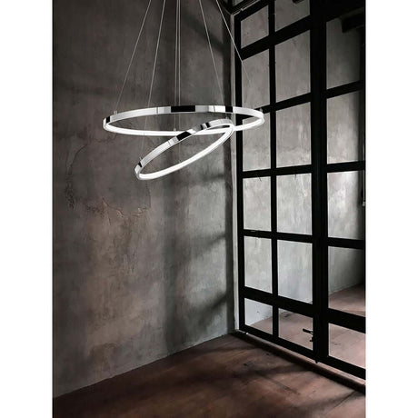 Dea LED Hängelampe Verstellbar im modernem Innenraum mit minimalistischer Ästhetik.