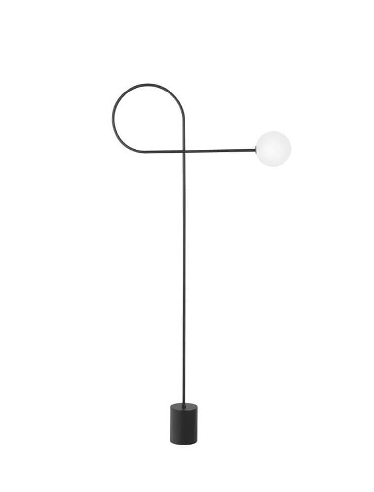 Dedalo Stehlampe Schwarz Glas Opal – elegante Stehleuchte mit geschwungenem Design und opalener Glaslampe.