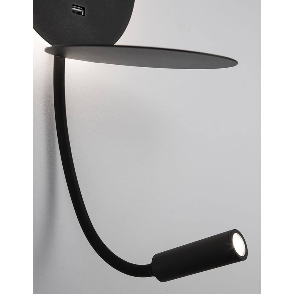 Eclip LED Wandlampe mit USB, moderne Wandleuchte mit Ablage und verstellbarem Strahler.