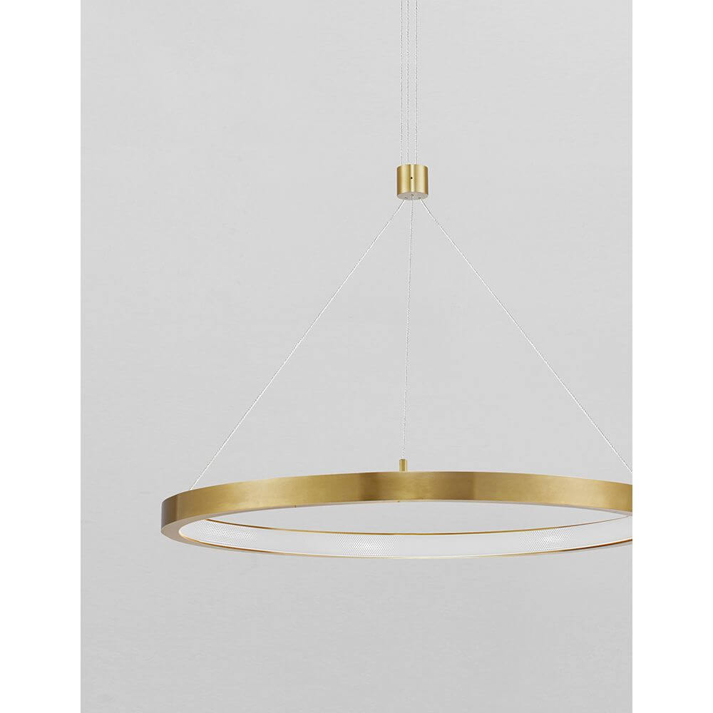 Empatia LED Hängeleuchte Metall Dimmbar in modernem Design mit goldener Leuchte und warmweißem Licht.