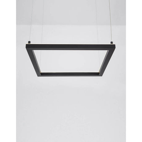 Eterna LED Hängeleuchte Metall Sandig-Schwarz in minimalistischem Design, hängend über einem Raum.