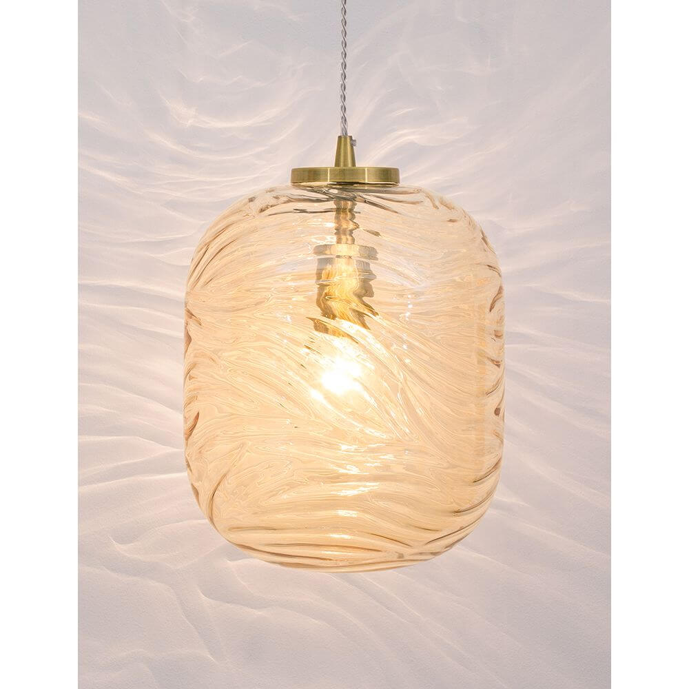 Ficato Glas-Pendellampe mit geschwungenem Design und warmem Licht, ideal für stilvolle Innenräume.