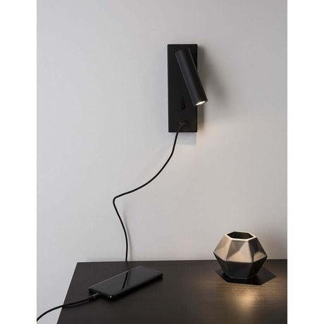 Fuse LED Wandlampe mit USB, minimalistische Wandleuchte mit USB-Anschluss, warmweiße LED-Beleuchtung