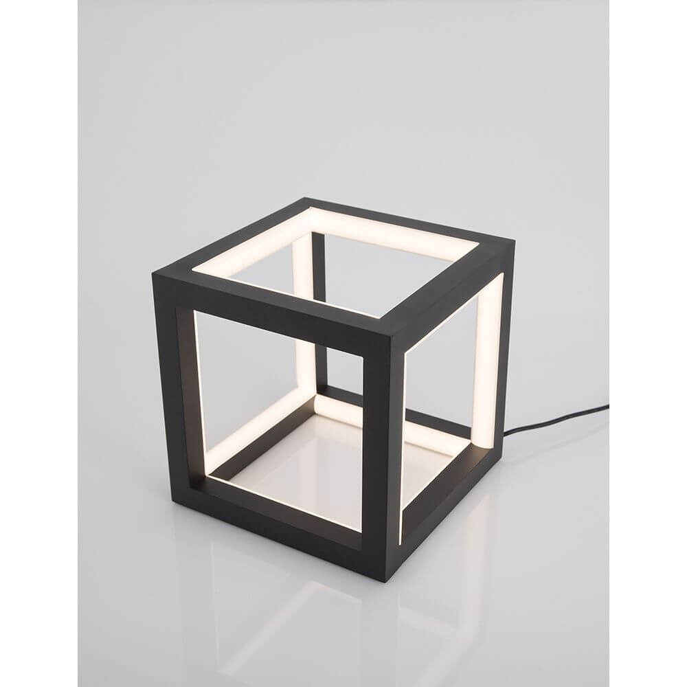 Gabbia LED Würfel Tischlampe in modernem Design aus Aluminium und Silikon, ideal für jeden Raum.