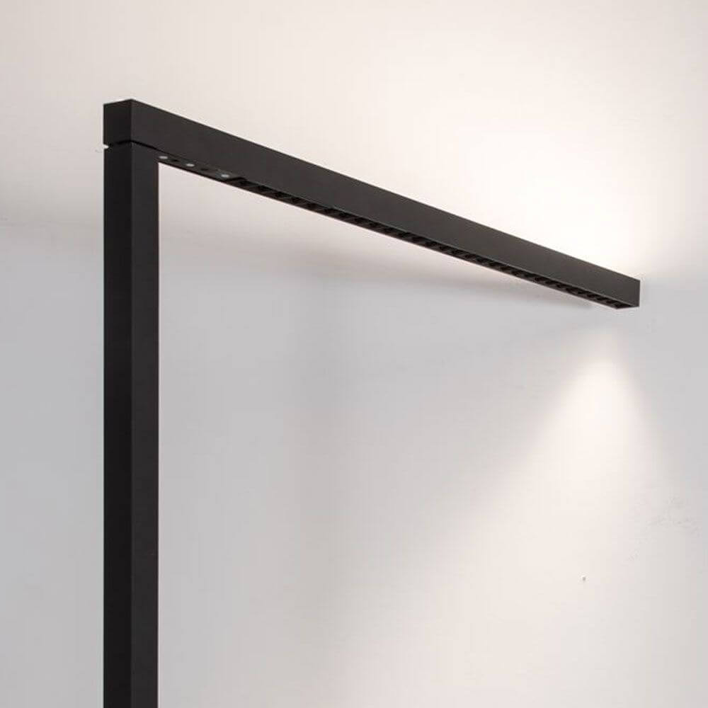 Gal Büro Arbeitsplatzleuchte Stehleuchte LED Dimmbar in modernem Design, ideal für Ergonomie und Lichtkomfort.
