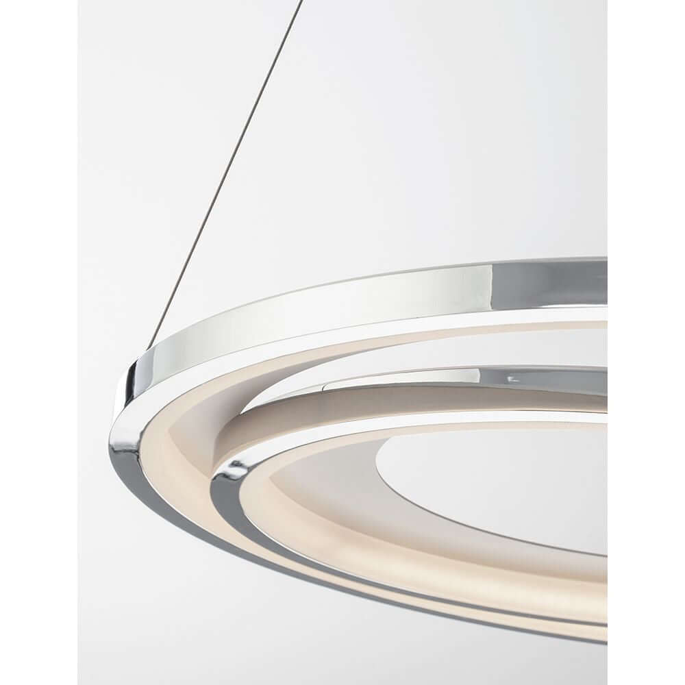 Detailansicht der Galaxy LED Hängelampe Ø 62cm mit modernen Aluminium- und Acrylringen.