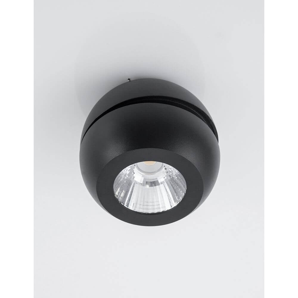 Gon LED Spot Ø 11cm Verstellbar - modernes, schwarzes LED-Deckenlicht für flexible Beleuchtung.