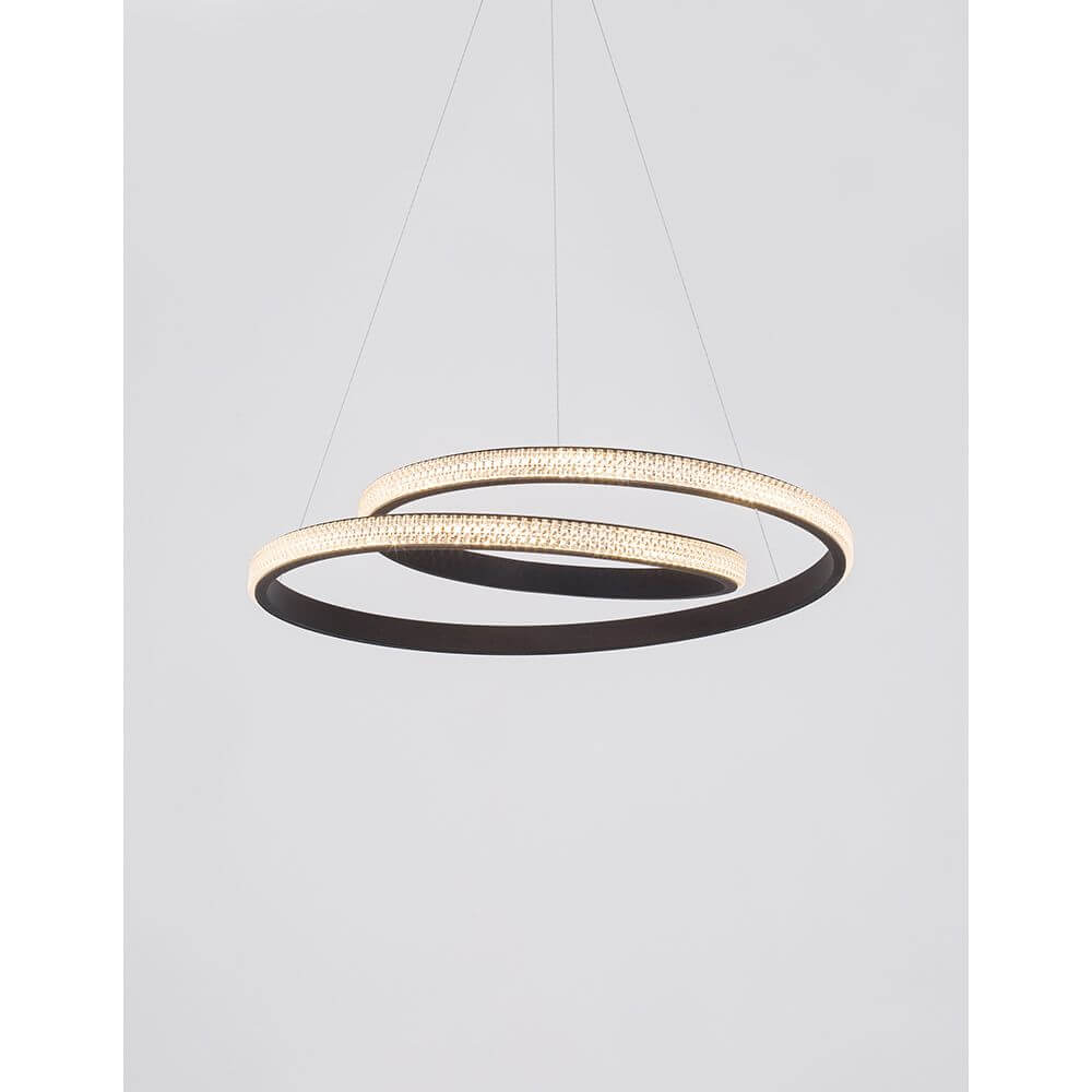 Grania LED Hängelampe Sandig-Schwarz mit elegantem Design und integrierter LED-Beleuchtung.