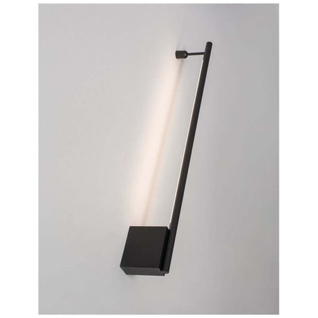Gropius LED Væglampe 60cm sort på væg, minimalistisk design med varmt hvidt lys.
