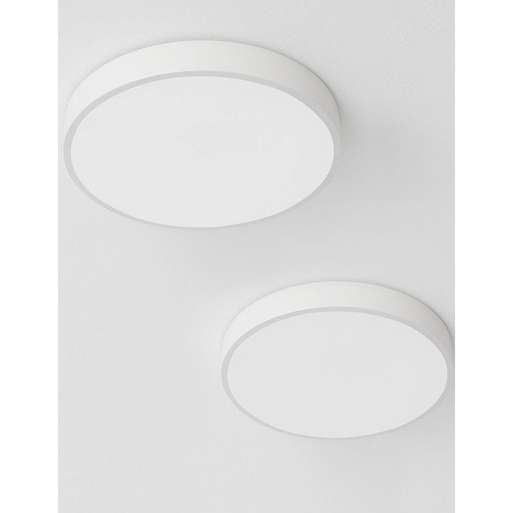 Alt Tag: Hadon LED Deckenlampe Ø 40cm in mattschwarz eloxiertem Gehäuse, rund, warmweißes 3000K LED-Licht für Wohnzimmer oder Flur
