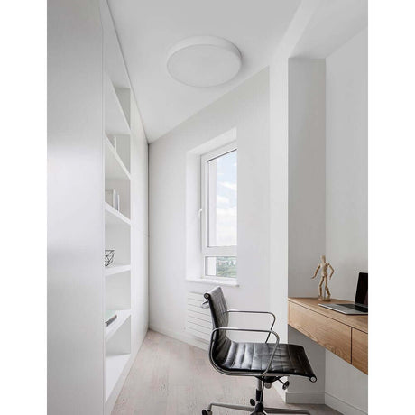 Hadon LED Loftslampe Ø 40cm i et moderne hjemmekontor med matsort, fladt loftslys og varm hvid LED-Lys 3000K