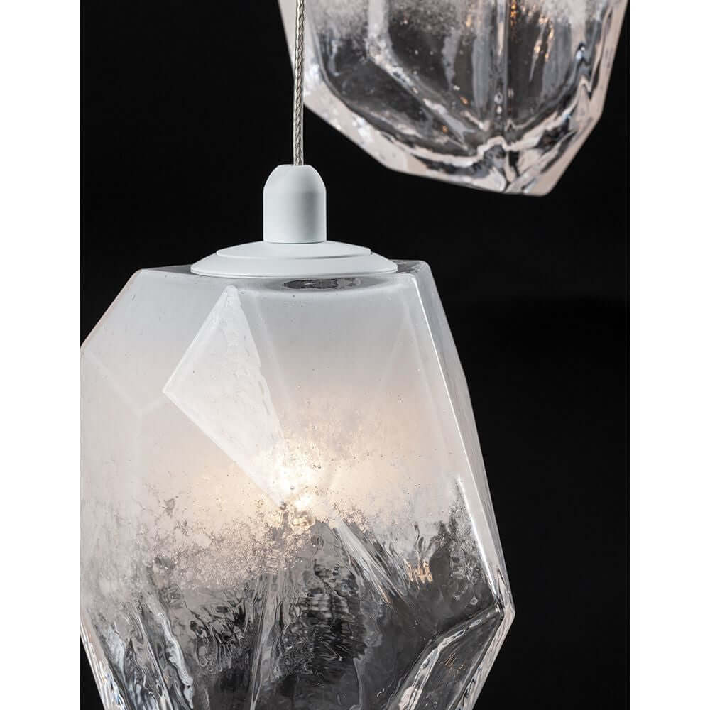 Ice Hängelampe 3-flammig Weiß, Klar in modernem Design mit klaren Kristallakzenten.