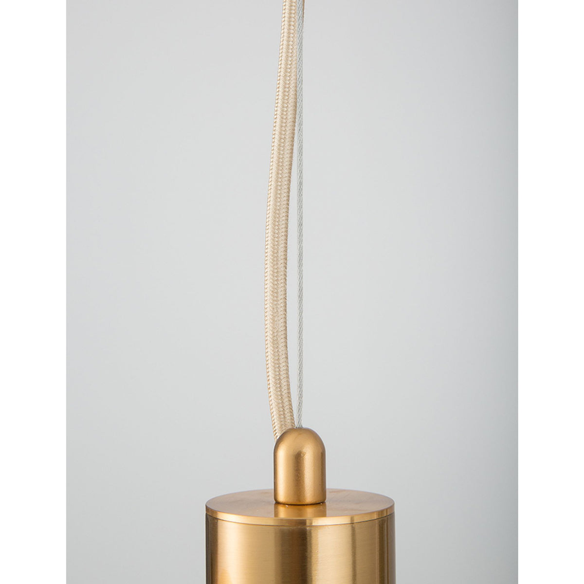 Nova Luce Jaklin pendant light, 5-light, with opal glass spheres, golden metal, detail view of suspension