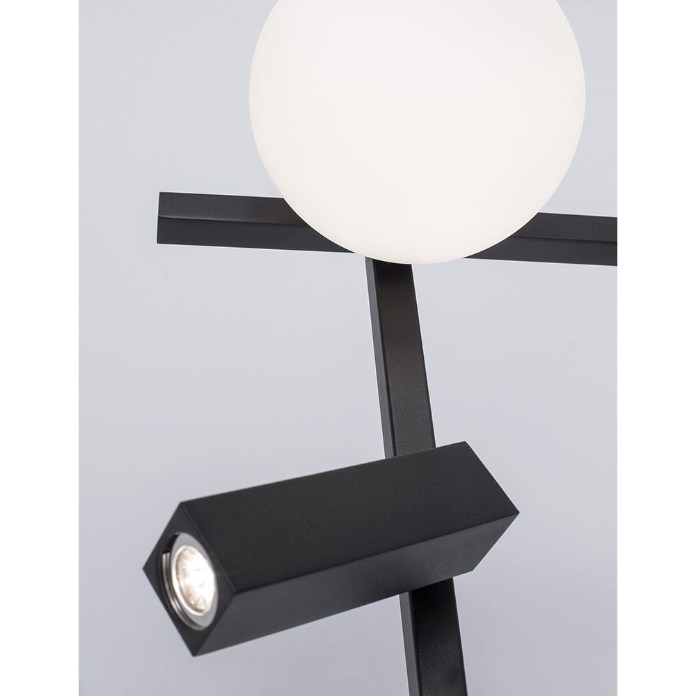 Joline LED Tischleuchte in Schwarz mit kugelförmigem Leuchtenelement und praktischer Strahlerfunktion.