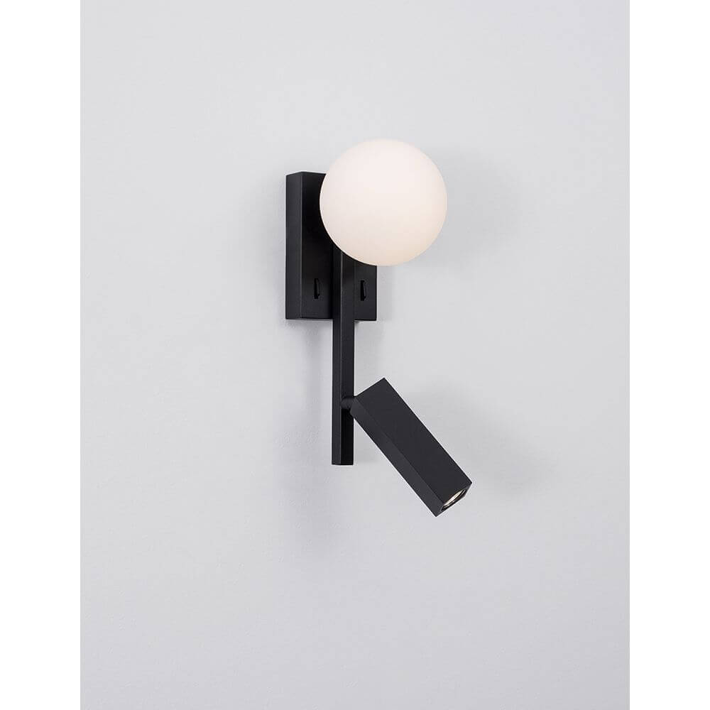 Joline LED Glas-Wandleuchte Sandig Schwarz in modernem, minimalistischen Design mit schwarzem Aluminium und Opalglas.