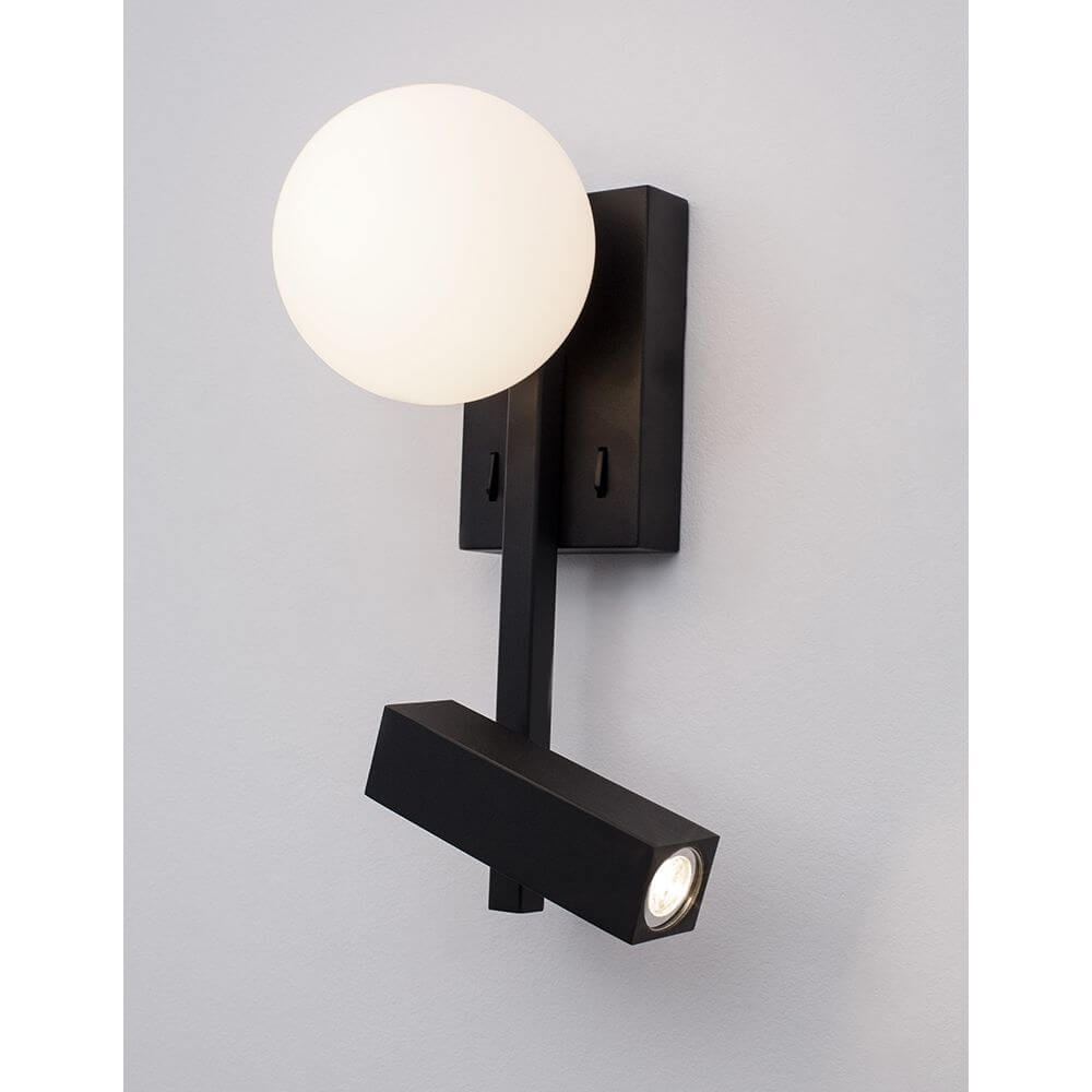 Joline LED Glas-Wandleuchte Sandig Schwarz - moderne Wandleuchte mit schwarzem Aluminium und weißem Opalglas.