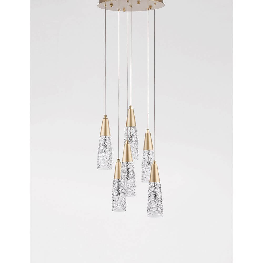 Kovac Pendelleuchte 6-flg. mit goldenen Details und gläsernen Lampenschirmen für elegantes Raumdesign.