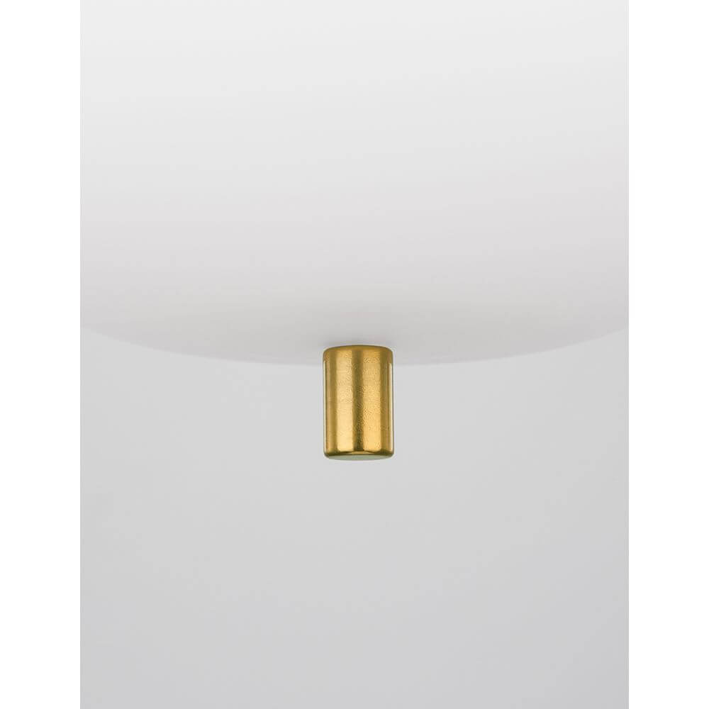 Detailansicht der Lato Hängelampe Gold, Weiß mit goldfarbenem Metallabschluss und opalem Glasdesign.