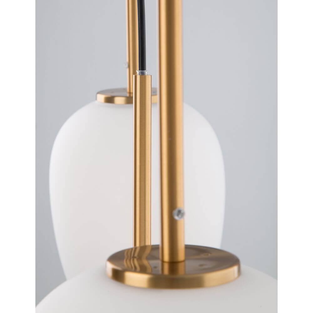 Nova Luce Lato Hängeleuchte 3-flammig Gold, Opal - Detailaufnahme goldfarbenes Gestell und opale Glasdiffusoren