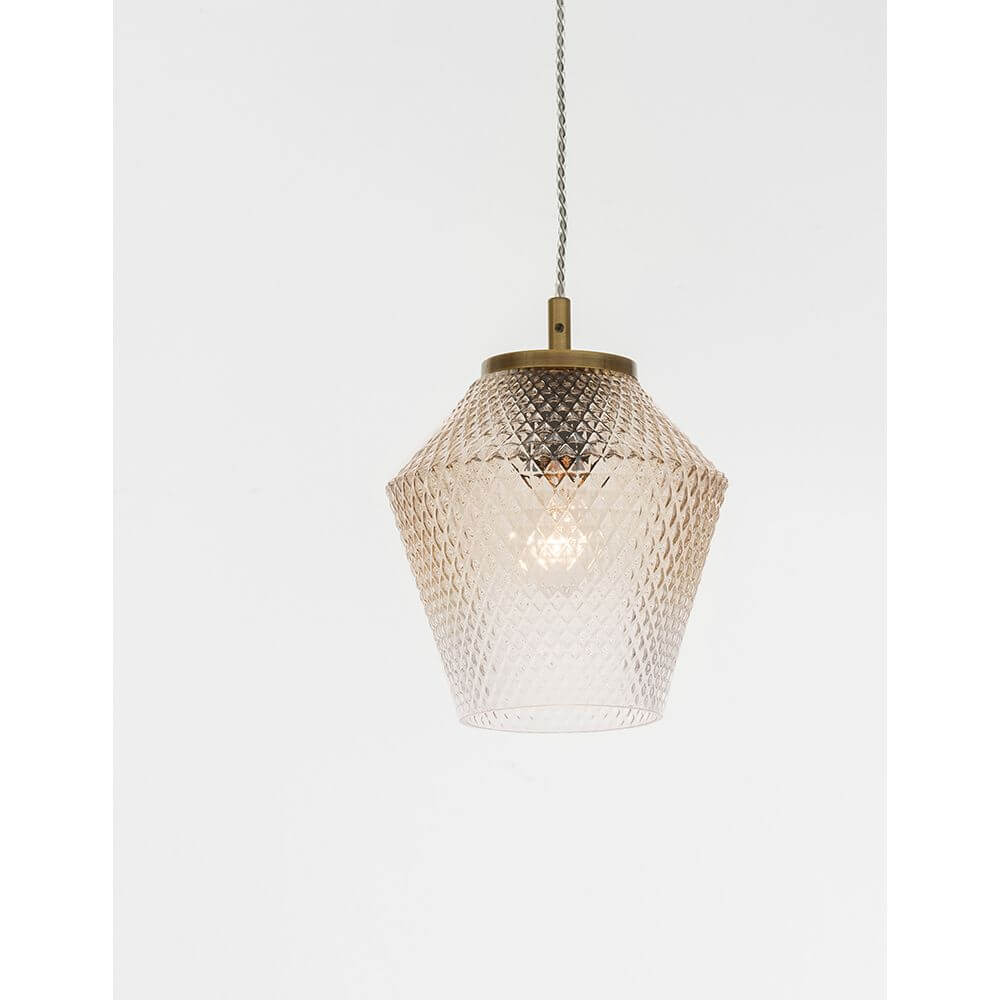 Magio Pendellampe Cognac Farbverlauf in edlem Design mit facettiertem Glas und goldener Aufhängung.
