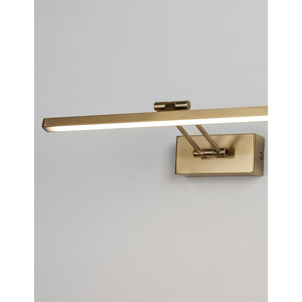 Marnell LED Wandlampe Antik-Messing in elegantem Design mit warmem Licht.