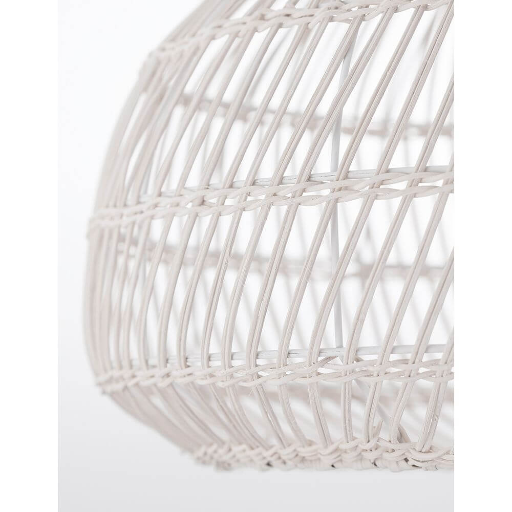 Detailaufnahme der Melody Hängelampe Natur Rattan aus handgefertigtem, weißem Rattan.