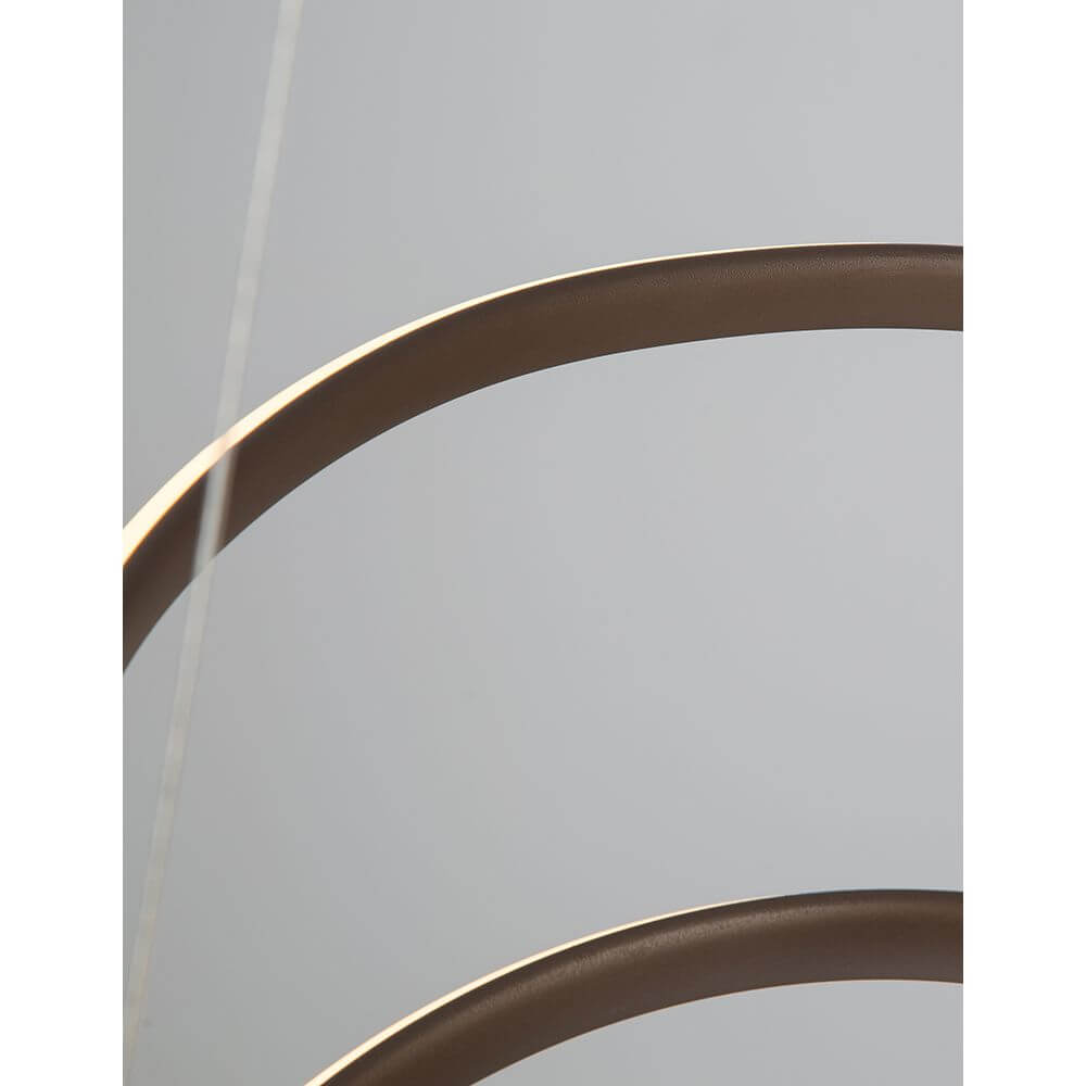 Detailansicht der Menton LED Hängeleuchte mit minimalistischem Design aus Aluminium und Acryl.