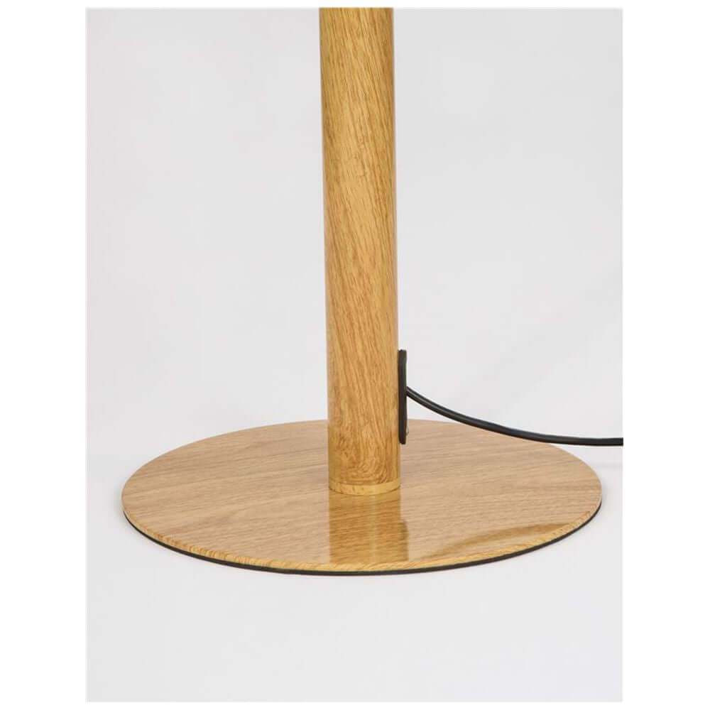 Detailaufnahme der Basis und des Holzrahmens der Mirco LED Spiral Stehleuchte Holz Weiß.