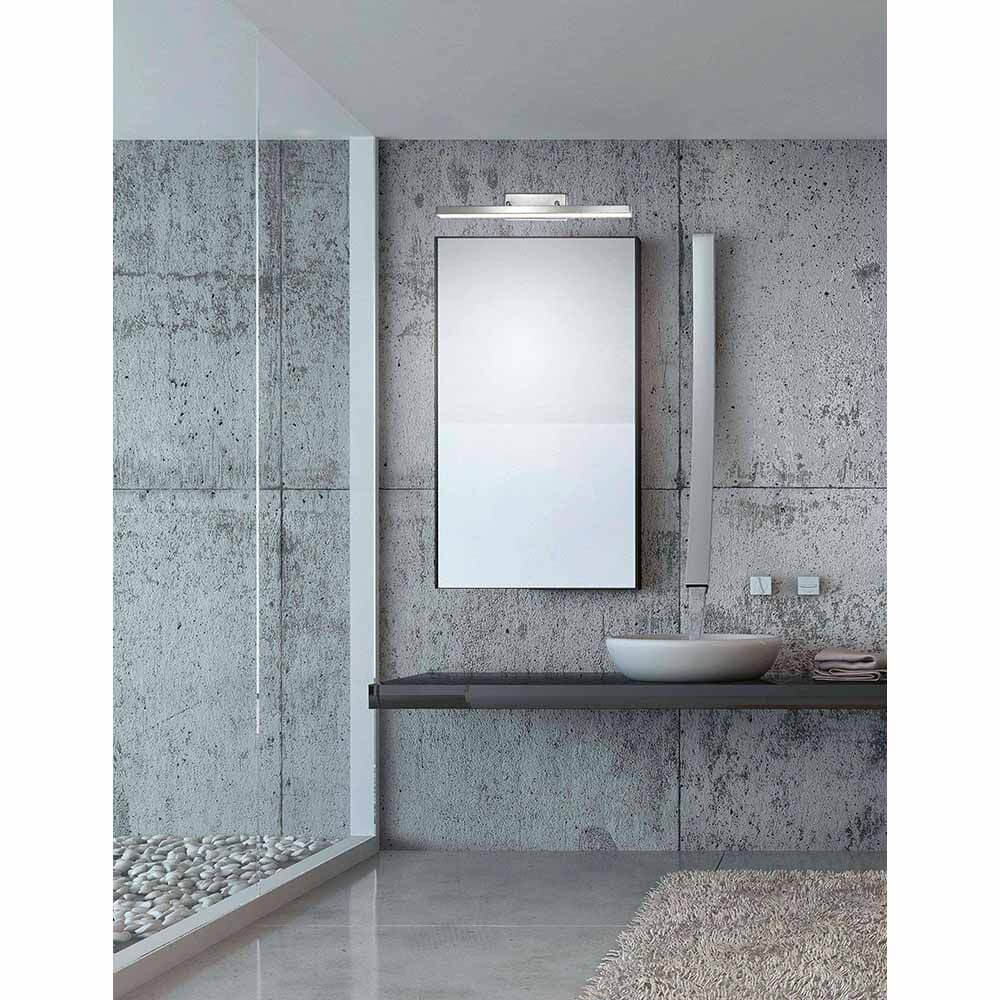 Modena LED Bad-Wandlampe Chrom im modernen Badezimmer mit spiegelndem Finish und stilvollem Design.