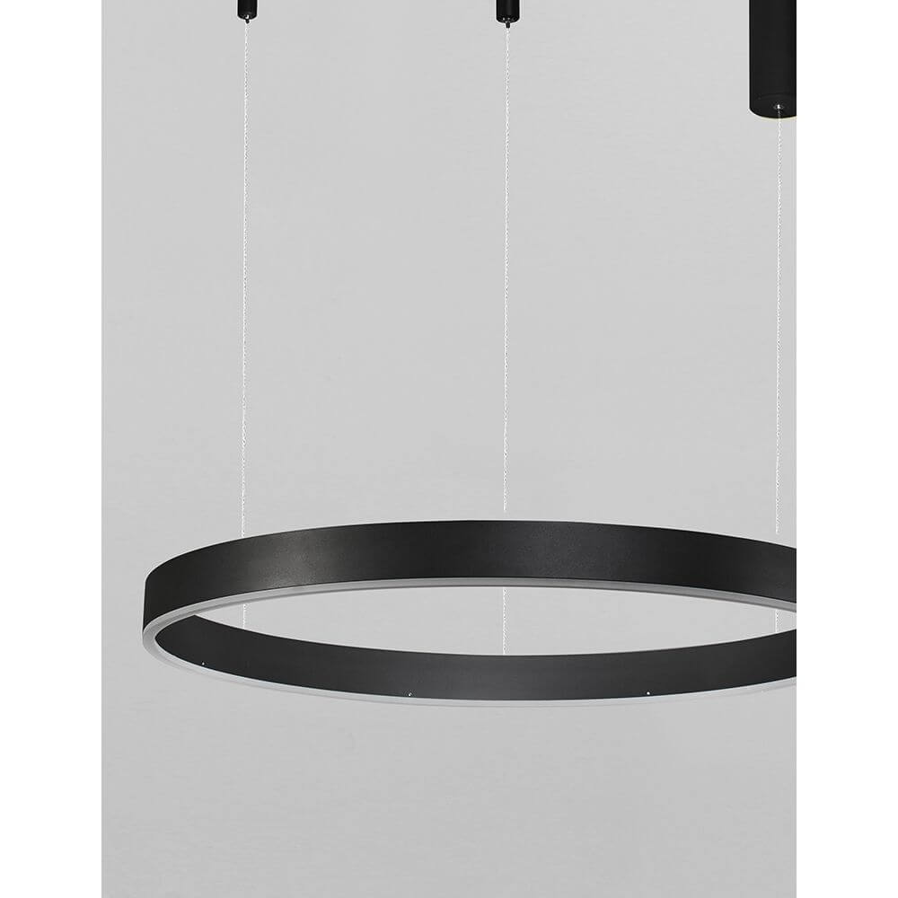 Motif LED Hängeleuchte Ø 100cm in modernem, minimalistischem Design mit schwarzem Aluminium und Acryl.