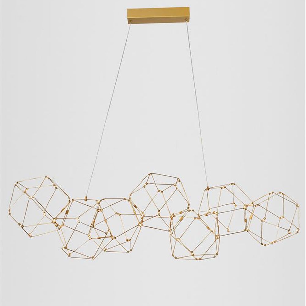 Moderne goldfarbene Pendellampe Nebula mit geometrischen Formen und LED-Beleuchtung für stilvolle Innenräume.