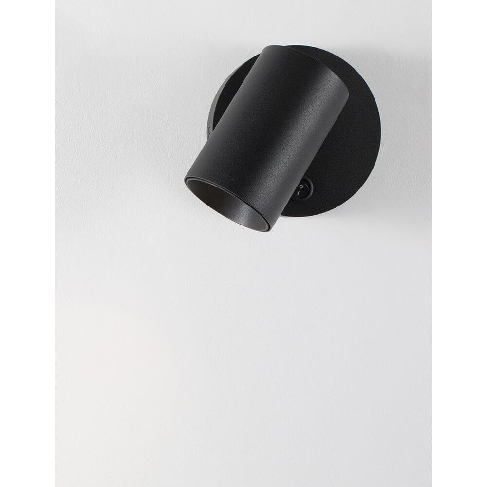 Net Wandstrahler in modernem Design, schwarz, ideal für gezielte Beleuchtung im Raum.