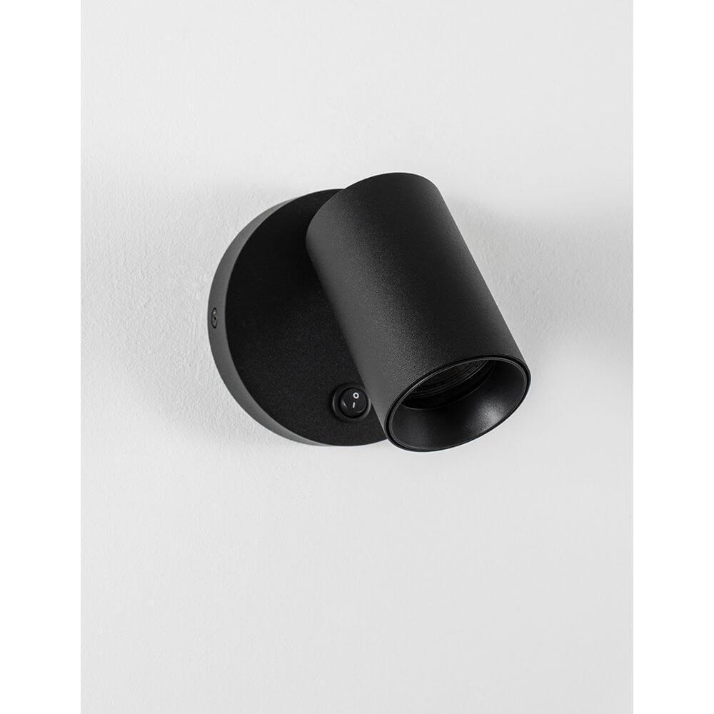 Net Wandstrahler in modernem Design, schwarz, ideal für die Wandbeleuchtung.