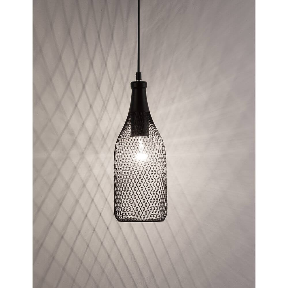 Neva Metall-Pendellampe Schwarz im modernen Design mit schwarzem Netz und elegantem Lichtwurf.