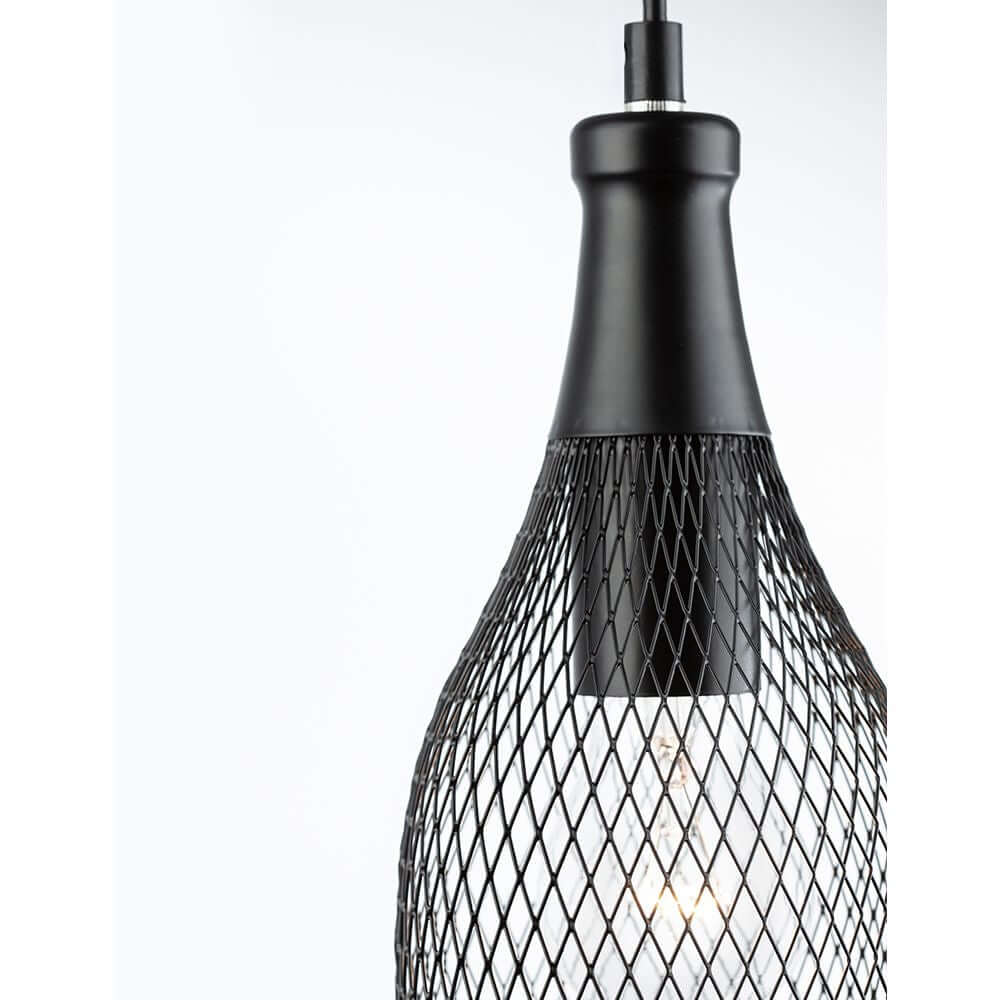Neva Metall-Pendellampe Schwarz im modernen Design mit schwarzem Finish und Hochwertigem Metall.