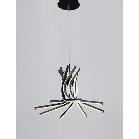 Norine LED Hængelampe metal sort, moderne designer hængelampe med en elegant, sort metal finish.